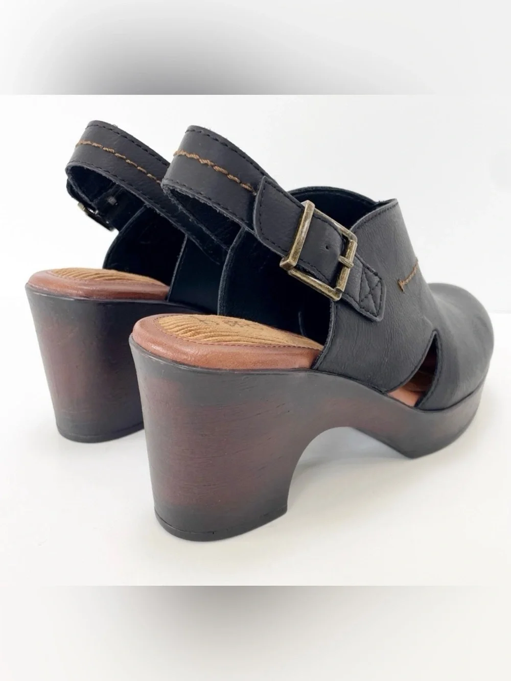 Womens  b.o.c Born Concept Cecila Platform Heeled Leather Strap Clogs